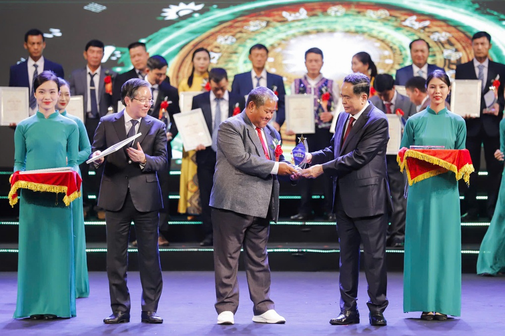 Nông dân Việt Nam tự cường, sáng tạo đưa đất nước bước vào kỷ nguyên mới - 2 Nông dân Việt Nam tự cường, sáng tạo đưa đất nước bước vào kỷ nguyên mới - 2
