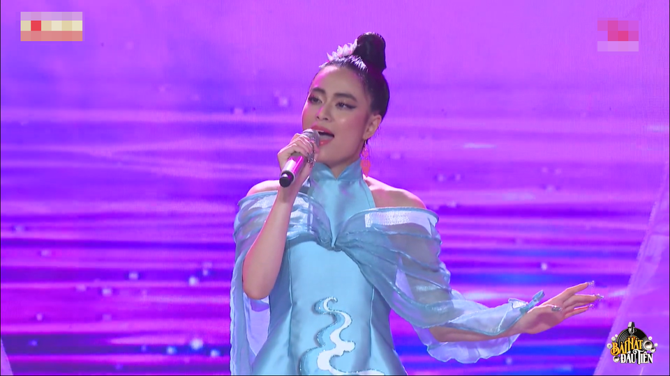 Hoàng Thùy Linh kể lại hành trình bầm dập trong showbiz đến kiệt sức - 2 Hoàng Thùy Linh kể lại hành trình bầm dập trong showbiz đến kiệt sức - 2