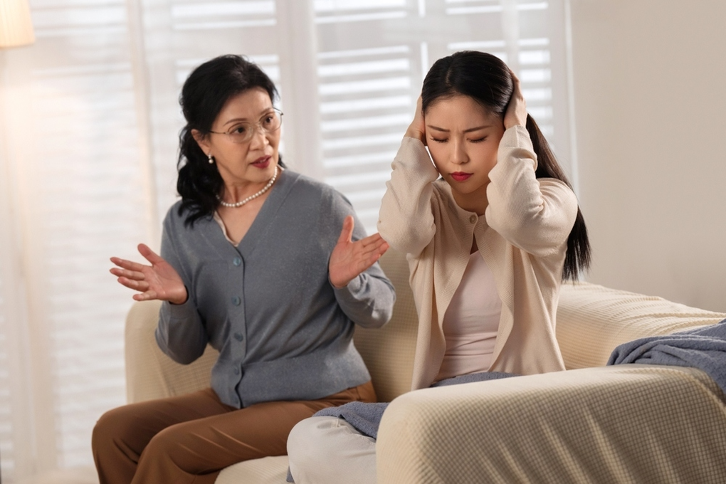 Chỉ vì một cây vàng tặng con dâu, mẹ chồng tôi bỗng dưng mất tất cả - 1 Chỉ vì một cây vàng tặng con dâu, mẹ chồng tôi bỗng dưng mất tất cả - 1