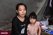 Mẹ nghèo mong được chữa bệnh để kéo dài thời gian bên con gái nhỏ dại