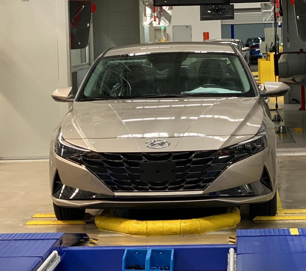 Elantra 2023 lộ diện tại Việt Nam, cơ hội nào trước Kia K3 và Mazda3? - 2 Elantra 2023 lộ diện tại Việt Nam, cơ hội nào trước Kia K3 và Mazda3? - 2