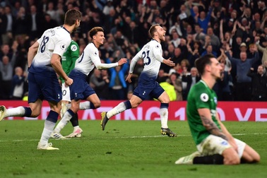 Bàn thắng "quý hơn vàng" của Eriksen giúp Tottenham Hotspur an tâm ở top 3