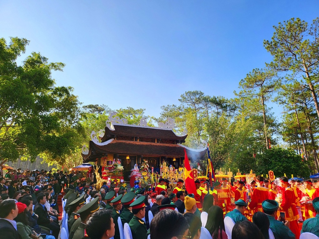 Lễ dâng hương tưởng nhớ vua Hùng tại đền thờ Âu Lạc, tỉnh Lâm Đồng - 1 Lễ dâng hương tưởng nhớ vua Hùng tại đền thờ Âu Lạc, tỉnh Lâm Đồng - 1
