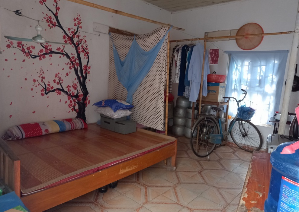 Cuộc sống lay lắt của 2 mẹ con chạy thận mắc kẹt ở phòng trọ vì Covid-19 - 1 Cuộc sống lay lắt của 2 mẹ con chạy thận mắc kẹt ở phòng trọ vì Covid-19 - 1