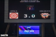 CLB Viettel đại thắng ở trận đấu lịch sử VAR xuất hiện tại V-League