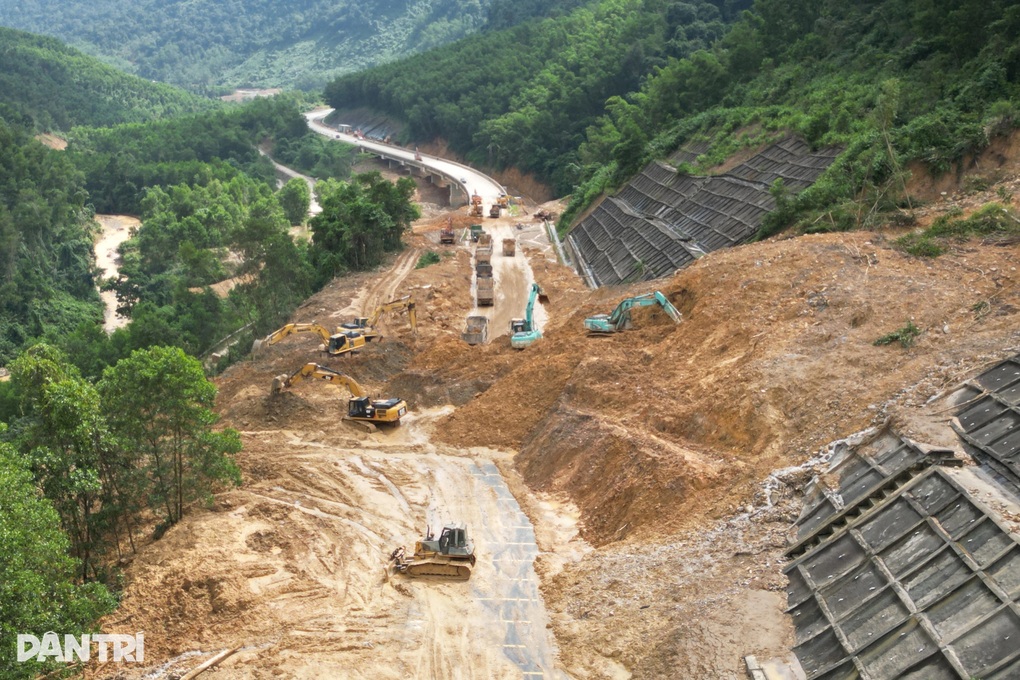 Cao tốc La Sơn - Hòa Liên tiếp tục cấm xe khách, xe tải lớn - 2