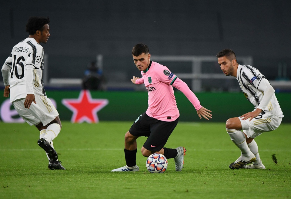 Barcelona hạ gục Juventus: Tôn vinh “chữ ký của thập kỷ” - 2 Barcelona hạ gục Juventus: Tôn vinh “chữ ký của thập kỷ” - 2