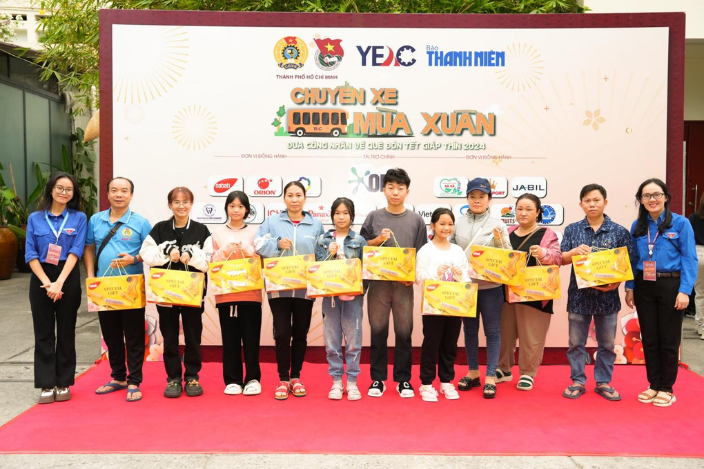 Nabati tài trợ 2.000 phần quà Tết cho chương trình Chuyến xe mùa xuân - 3 Nabati tài trợ 2.000 phần quà Tết cho chương trình Chuyến xe mùa xuân - 3