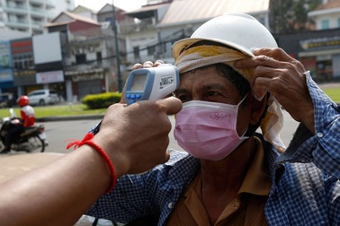 Gia đình quan chức thành cụm dịch lây nhiễm Covid-19 cộng đồng ở Campuchia