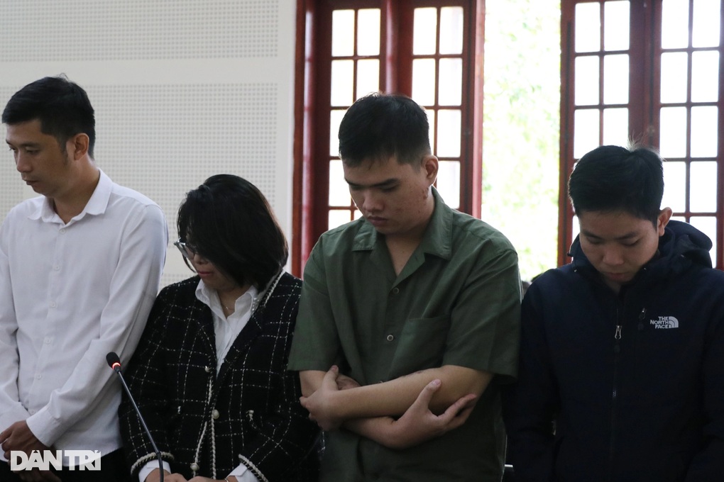 Xét xử vụ án diễn đàn đồi trụy Thiên địa: Trùm cuối vẫn là ẩn số - 3 Xét xử vụ án diễn đàn đồi trụy Thiên địa: Trùm cuối vẫn là ẩn số - 3
