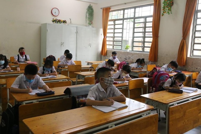 Đồng Tháp: Tiếp tục cho học sinh 3 huyện, TP nghỉ học 1 tuần do chưa tìm được 2 tài xế xe ôm chở bệnh nhân 2424 - Ảnh 1. Đồng Tháp: Tiếp tục cho học sinh 3 huyện, TP nghỉ học 1 tuần do chưa tìm được 2 tài xế xe ôm chở bệnh nhân 2424 - Ảnh 1.