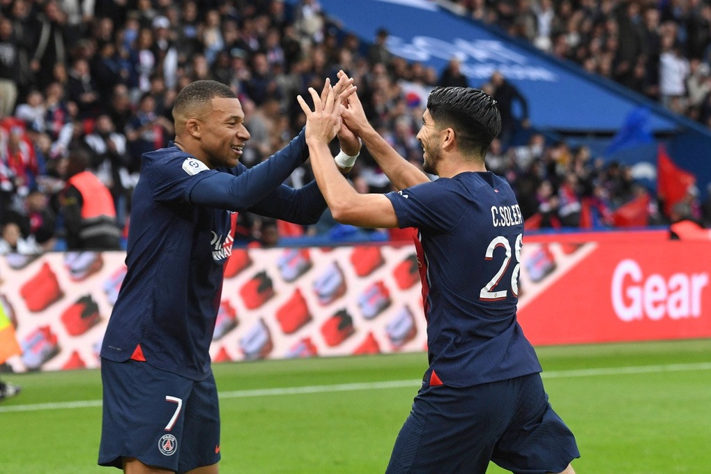 Mbappe shines, PSG wins big in Ligue 1 - 1