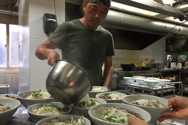 Chuyện ông chủ quán Hàn Quốc cả ngàn lần ăn phở Việt