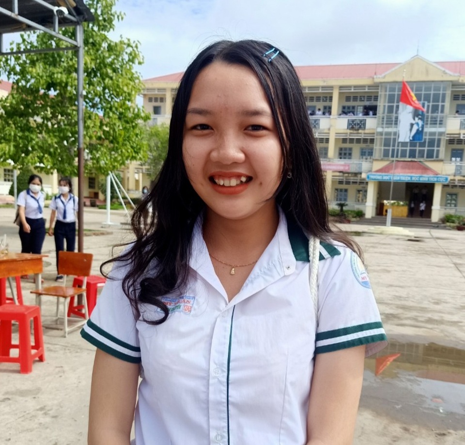 Bày tỏ về trân trọng cuộc sống, thí sinh khen đề Văn hay - 11 Bày tỏ về trân trọng cuộc sống, thí sinh khen đề Văn hay - 11