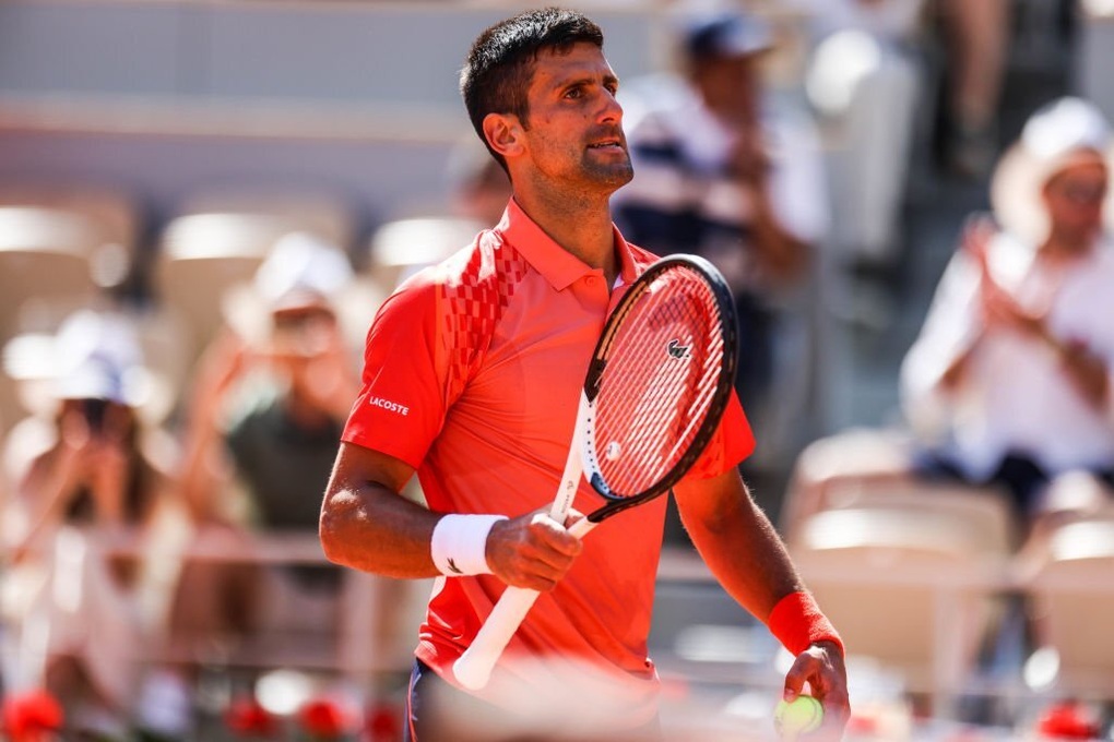 Djokovic vào tứ kết, Alcaraz sẽ đối đầu với Tsitsipas - 1 Djokovic vào tứ kết, Alcaraz sẽ đối đầu với Tsitsipas - 1