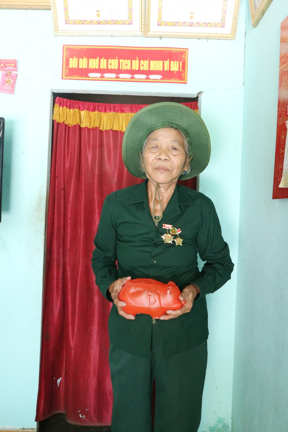 Gặp nữ cựu Thanh niên xung phong giàu lòng nhân ái - 1 Gặp nữ cựu Thanh niên xung phong giàu lòng nhân ái - 1