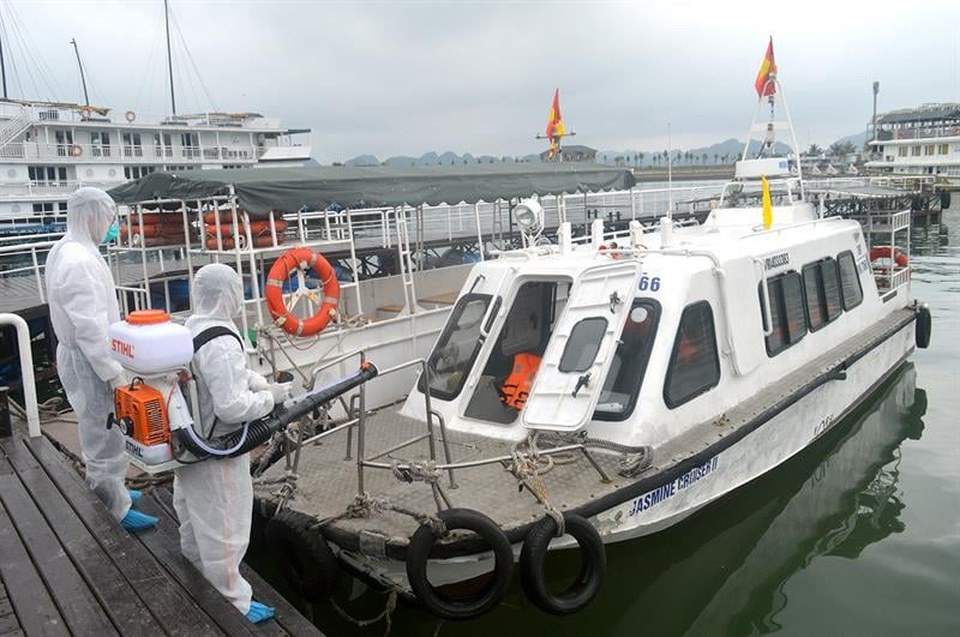 Đối phó với Covid-19, Quảng Ninh tạm dừng đón khách du lịch - 4 Đối phó với Covid-19, Quảng Ninh tạm dừng đón khách du lịch - 4