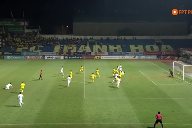 Rafaelson ghi 5 bàn thắng, CLB Nam Định thắng đậm Thanh Hóa