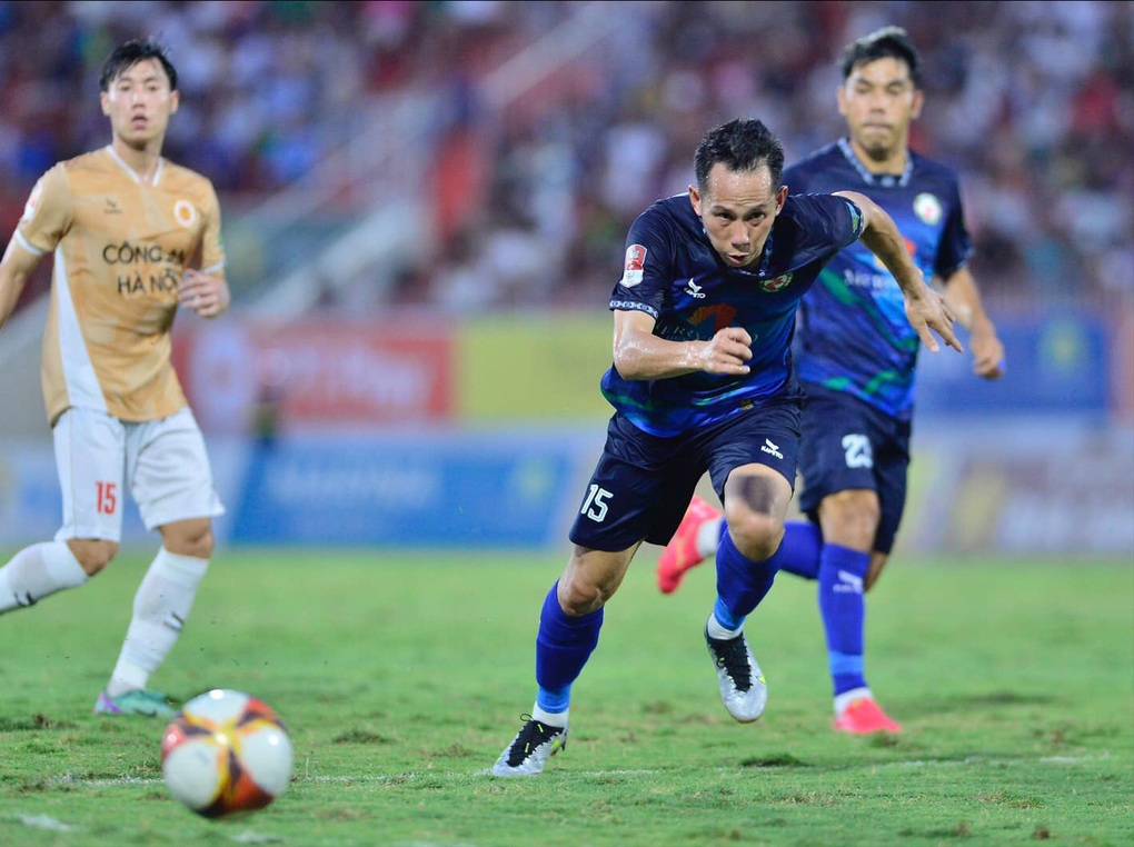 Vòng cuối V-League: Hà Tĩnh đá vé vớt trụ hạng, Bình Định giành ngôi á quân - 2
