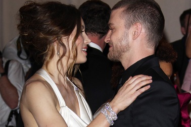 Justin Timberlake -  Jessica Biel sẽ cưới vào hè năm nay
