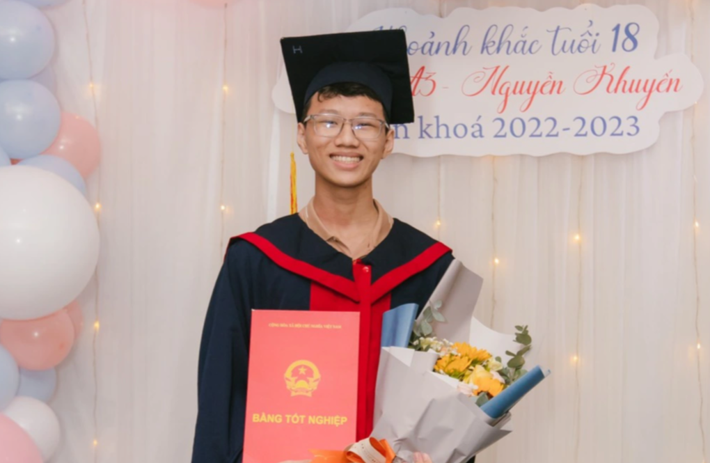 Trường tư thục lập cú poker với 4 thủ khoa cùng loạt điểm 10 - 1 Trường tư thục lập cú poker với 4 thủ khoa cùng loạt điểm 10 - 1