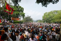 Lo dịch bùng phát, Bộ Văn hóa đề nghị hạn chế lễ hội đông người