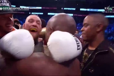 Khoảnh khắc Mayweather hạ knock-out McGregor