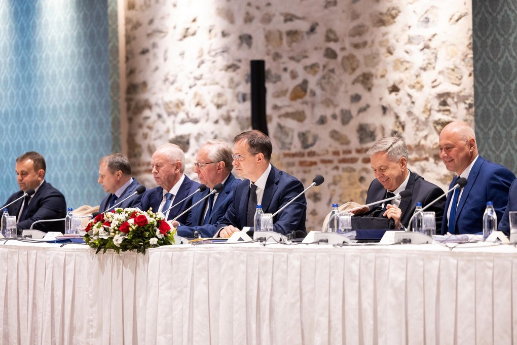 Hé lộ bên trong cuộc đàm phán kéo dài 90 phút giữa Nga và Ukraine - 2 Hé lộ bên trong cuộc đàm phán kéo dài 90 phút giữa Nga và Ukraine - 2