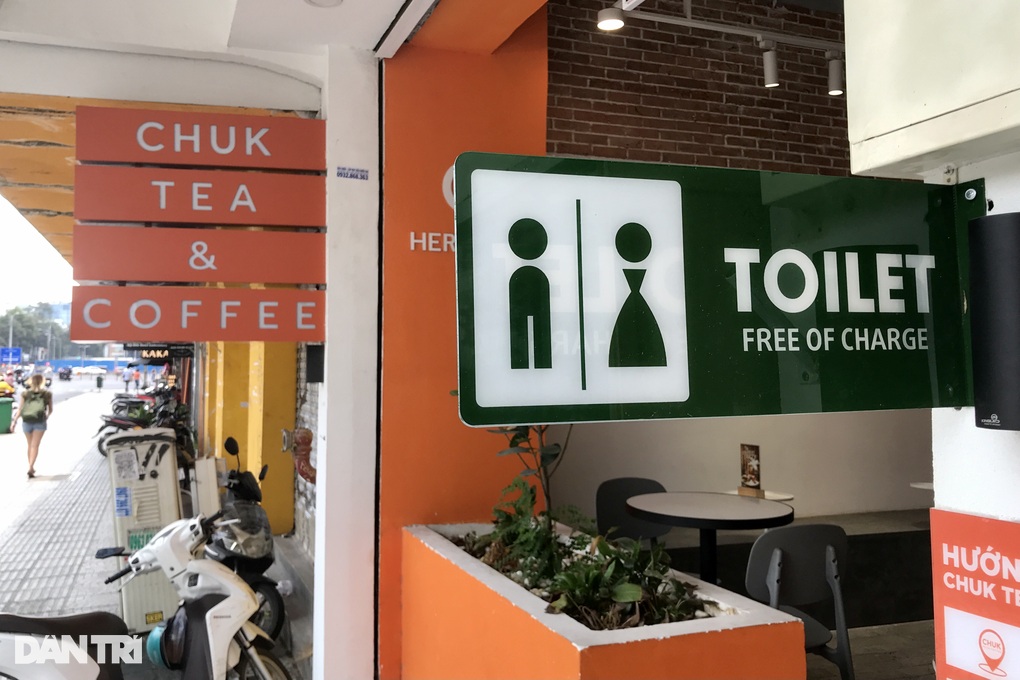 TPHCM trang bị 2 nhà vệ sinh công cộng tự động ở khu đất vàng - 3 TPHCM trang bị 2 nhà vệ sinh công cộng tự động ở khu đất vàng - 3