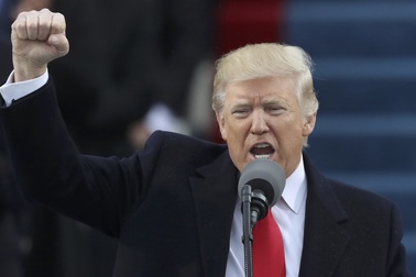 Các sinh viên luật thách thức sắc lệnh di trú của Tổng thống Trump