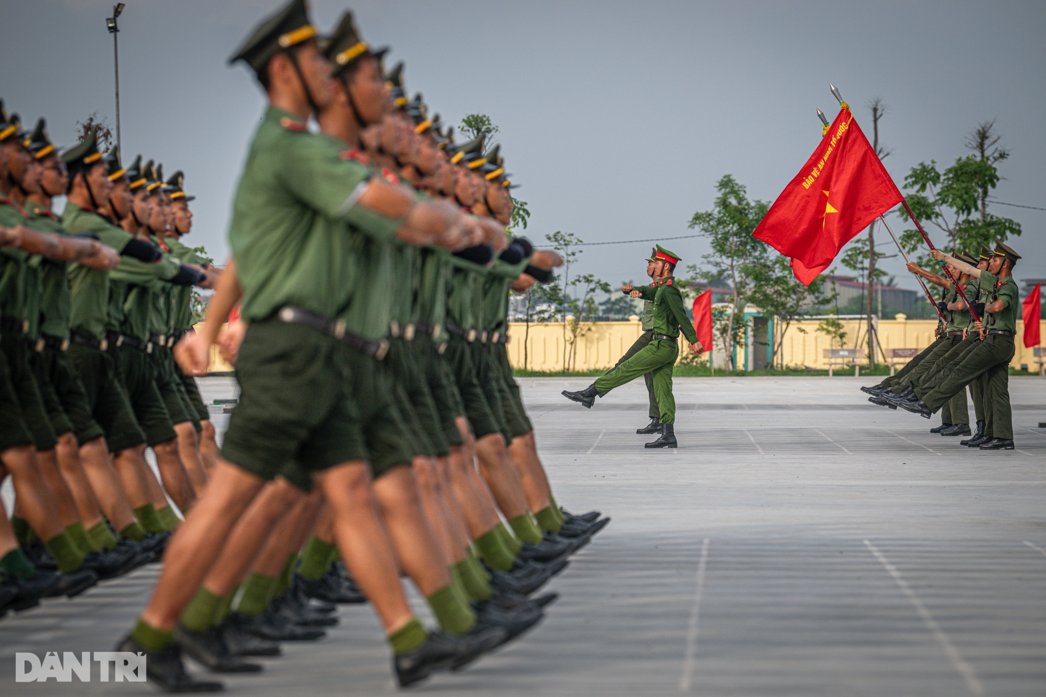 Cặp sinh đôi tự hào cùng tập luyện diễu binh kỷ niệm 80 năm Quốc khánh - 3