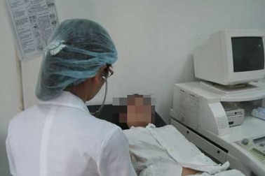 Khóc ròng vì phải đình chỉ thai nghén do Rubella