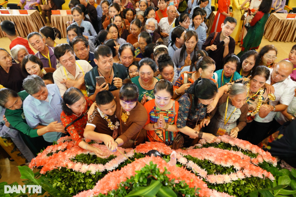 Bước chân theo Phật - 1