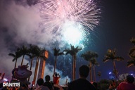 Biển người ngắm 3.600 quả pháo hoa rực rỡ trên bầu trời Hà Nội dịp 2/9