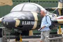 Cựu binh Mỹ về Việt Nam thăm chiến trường xưa: Nơi này khác xưa quá nhiều!