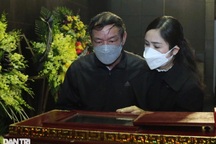 NSND Thu Hà, Trung Hiếu cùng dàn nghệ sĩ đưa tiễn NSƯT Tiến Hợi