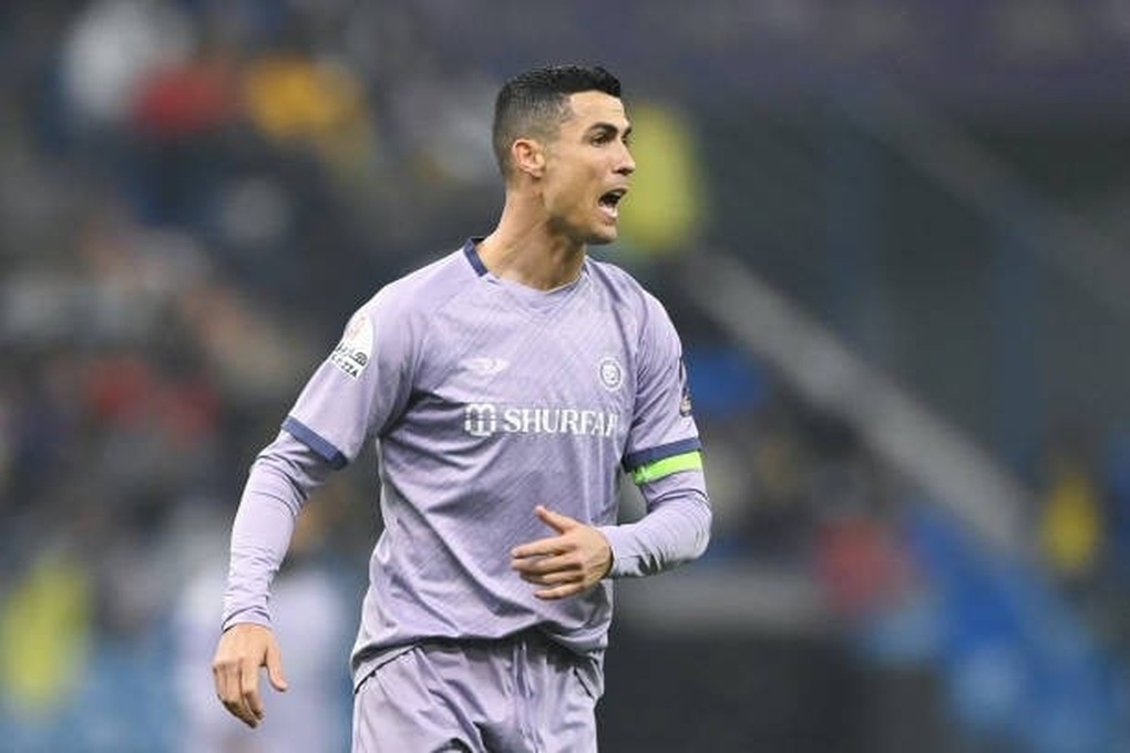 Cổ động viên Saudi Arabia có hành động sỉ nhục C.Ronaldo - 1 Cổ động viên Saudi Arabia có hành động sỉ nhục C.Ronaldo - 1