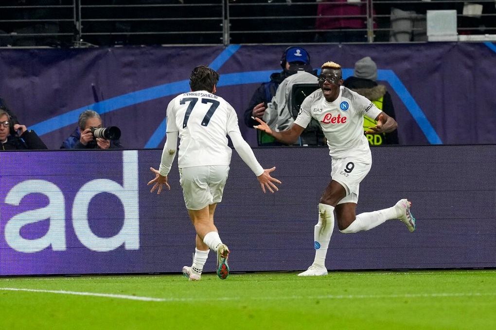 Napoli có cơ hội lớn lần đầu tiên vào tứ kết Champions League - 4 Napoli có cơ hội lớn lần đầu tiên vào tứ kết Champions League - 4