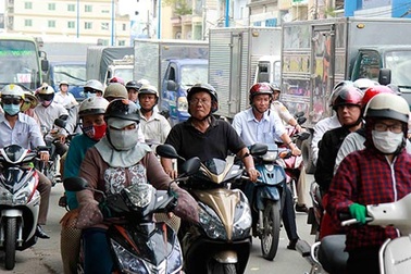 Dừng thu phí bảo trì đường bộ xe máy: Người dân đã nộp phí có được hoàn lại tiền?