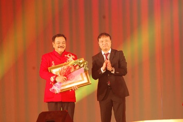 Doanh nhân Trần Quí Thanh đón nhận Huân chương lao động hạng 3