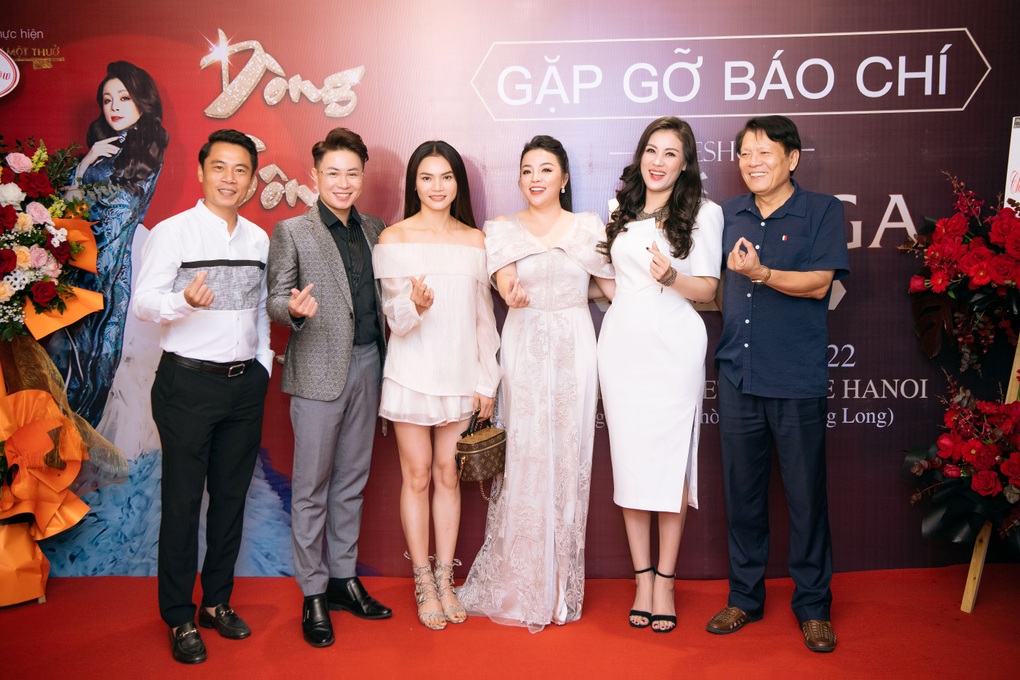 NSƯT Tố Nga bật khóc, nhớ lại thời NSND Quang Vinh đưa tiền lúc khó khăn - 4 NSƯT Tố Nga bật khóc, nhớ lại thời NSND Quang Vinh đưa tiền lúc khó khăn - 4