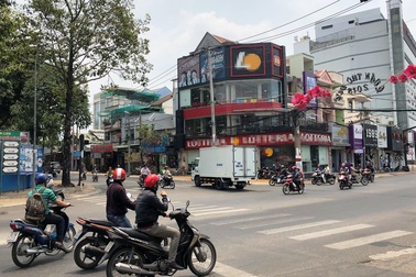 Băng dàn cảnh trộm tiền vừa ra tay, gặp ngay… hình sự