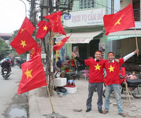 Ngóng từng phút đợi giờ bóng lăn