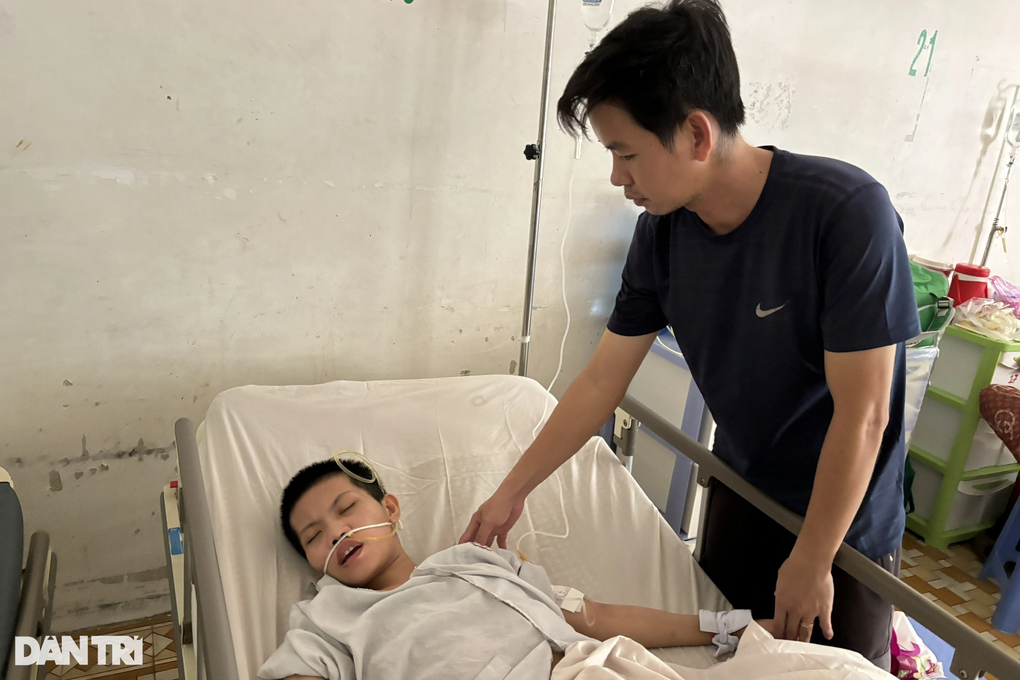 Người phụ nữ bị co giật được bạn đọc giúp đỡ đã xuất viện - 1 Người phụ nữ bị co giật được bạn đọc giúp đỡ đã xuất viện - 1