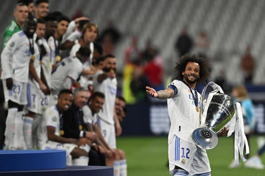 Marcelo khóc nức nở trong ngày chia tay Real Madrid - 2 Marcelo khóc nức nở trong ngày chia tay Real Madrid - 2