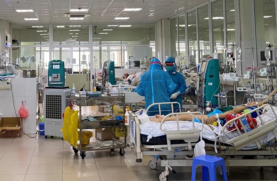 8 tiếng đói không dám ăn, khát không dám uống ở tuyến đầu chống Covid-19 - 5 8 tiếng đói không dám ăn, khát không dám uống ở tuyến đầu chống Covid-19 - 5