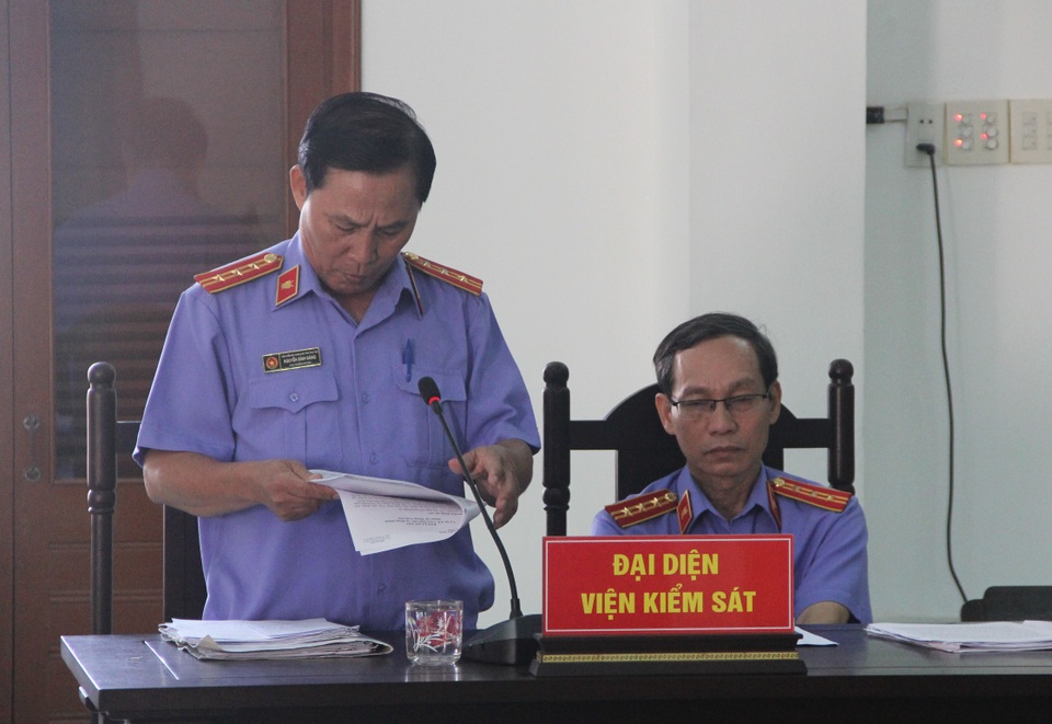 Tham ô tài sản, Cựu Chánh án TAND tỉnh Phú Yên bị đề nghị mức án 16 năm tù - 3 Tham ô tài sản, Cựu Chánh án TAND tỉnh Phú Yên bị đề nghị mức án 16 năm tù - 3