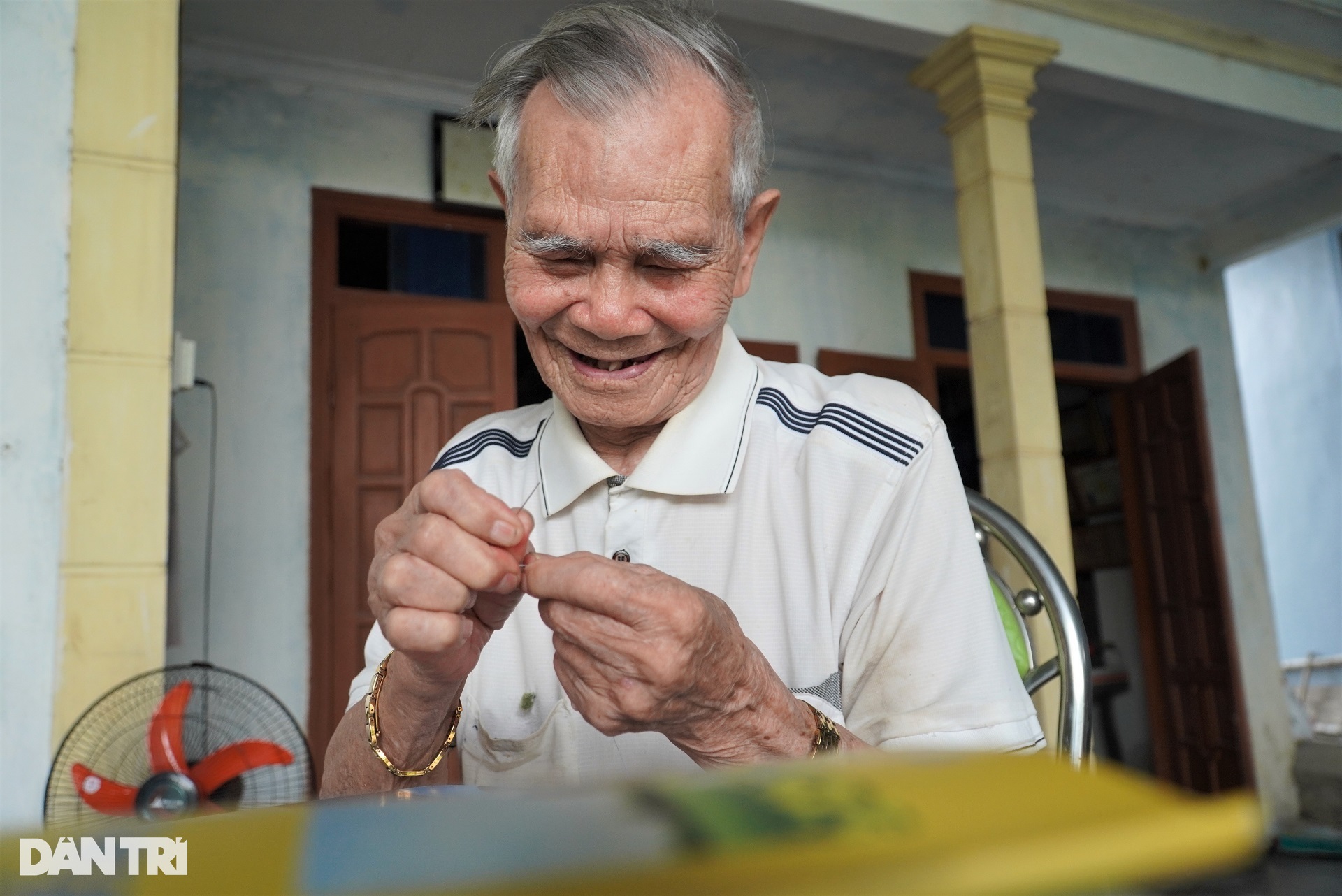 Những người Việt trăm tuổi: Ngày 3 bữa cơm, chăm làm việc nhà - 4 Những người Việt trăm tuổi: Ngày 3 bữa cơm, chăm làm việc nhà - 4