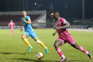 Sài Gòn FC đánh rơi chiến thắng trước Khánh Hoà ở phút bù giờ