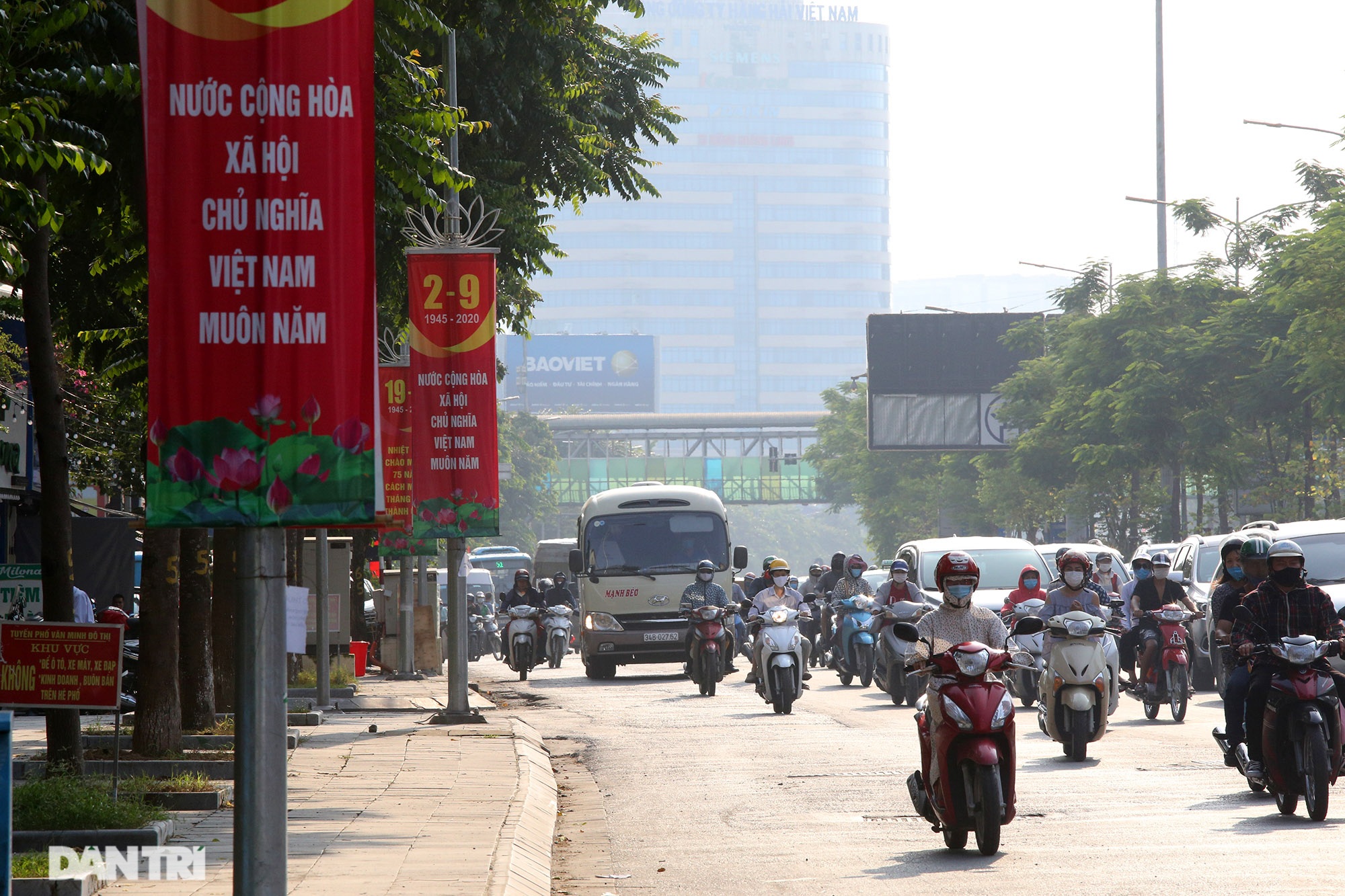 Đường phố Hà Nội rực rỡ cờ hoa chào mừng Quốc khánh 2/9 - 9 Đường phố Hà Nội rực rỡ cờ hoa chào mừng Quốc khánh 2/9 - 9